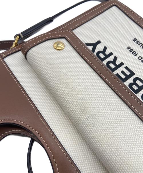 BURBERRY（バーバリー）BURBERRY (バーバリー) ミニポケットバッグ ホワイト×ブラウンの古着・服飾アイテム