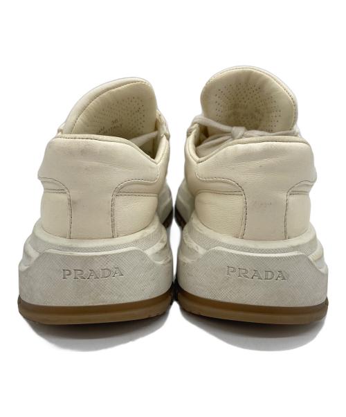 PRADA（プラダ）PRADA (プラダ) ローカットスニーカー/Prax 01 ホワイト サイズ:361/2の古着・服飾アイテム