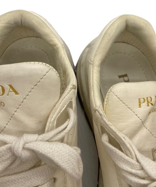 PRADA（プラダ）PRADA (プラダ) ローカットスニーカー/Prax 01 ホワイト サイズ:361/2の古着・服飾アイテム