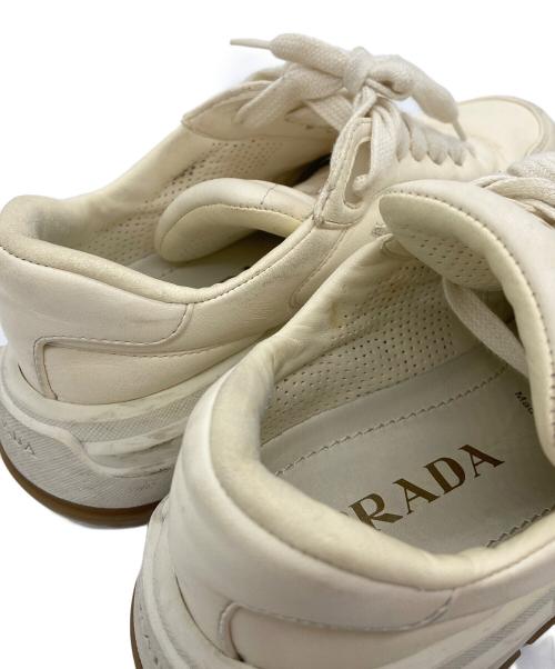 PRADA（プラダ）PRADA (プラダ) ローカットスニーカー/Prax 01 ホワイト サイズ:361/2の古着・服飾アイテム