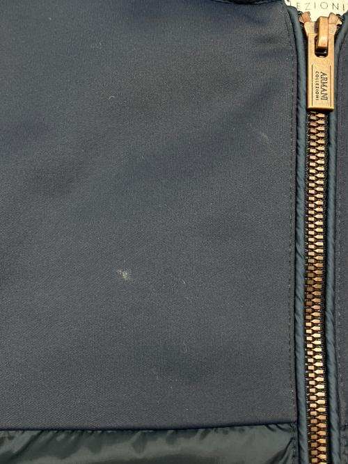 ARMANI COLLEZIONI（アルマーニ コレツィオーニ）ARMANI COLLEZIONI (アルマーニ コレツィオーニ) フーデットダウンベスト ネイビー サイズ:38の古着・服飾アイテム