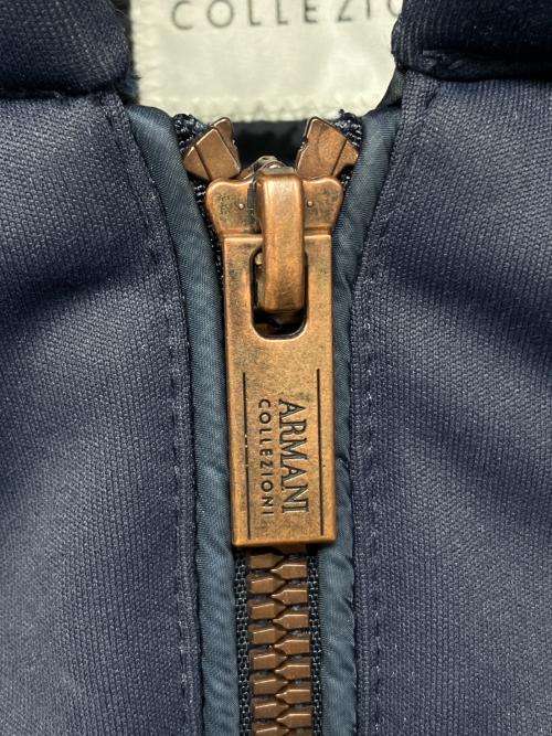 ARMANI COLLEZIONI（アルマーニ コレツィオーニ）ARMANI COLLEZIONI (アルマーニ コレツィオーニ) フーデットダウンベスト ネイビー サイズ:38の古着・服飾アイテム