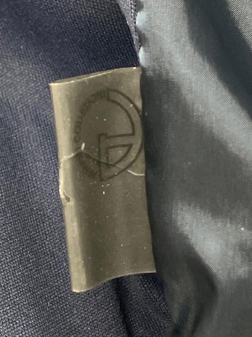 ARMANI COLLEZIONI（アルマーニ コレツィオーニ）ARMANI COLLEZIONI (アルマーニ コレツィオーニ) フーデットダウンベスト ネイビー サイズ:38の古着・服飾アイテム