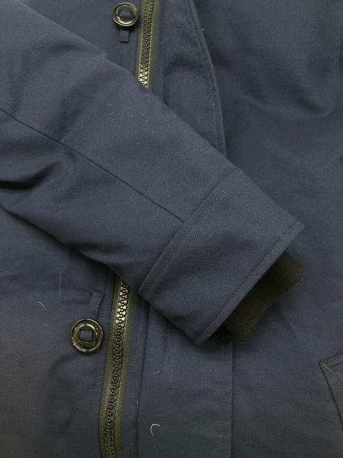 CANADA GOOSE（カナダグース）CANADA GOOSE (カナダグース) ダウンジャケット ネイビー サイズ:Lの古着・服飾アイテム