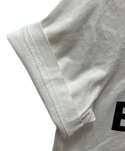 BURBERRY（バーバリー）BURBERRY (バーバリー) フロントロゴプリントクールネック半袖Tシャツ ホワイト サイズ:SPの古着・服飾アイテム