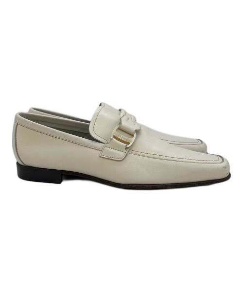 Salvatore Ferragamo（サルヴァトーレ フェラガモ）Salvatore Ferragamo (サルヴァトーレ フェラガモ) ローファー ホワイト サイズ:24.5の古着・服飾アイテム