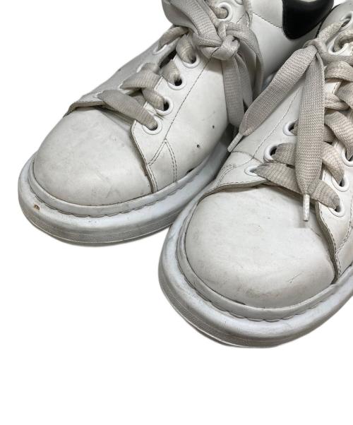 ALEXANDER McQUEEN（アレキサンダーマックイーン）ALEXANDER McQUEEN (アレキサンダーマックイーン) スニーカー ホワイト サイズ:42の古着・服飾アイテム