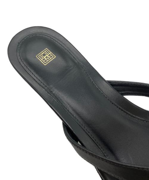 toteme（トーテム）toteme (トーテム) The Flip Flop Heel サンダル ブラック サイズ:35の古着・服飾アイテム