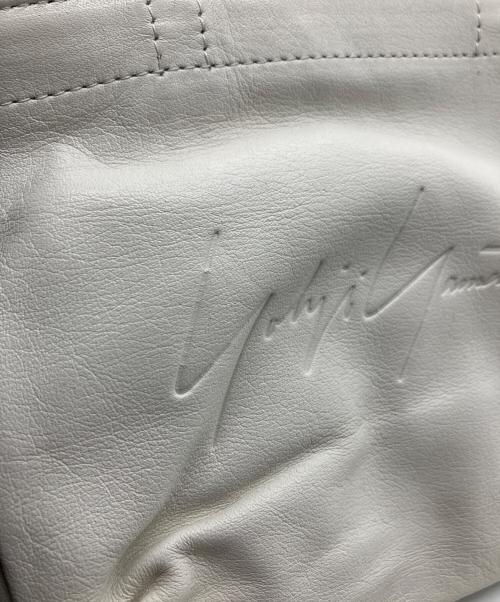 YOHJI YAMAMOTO（ヨウジヤマモト）YOHJI YAMAMOTO (ヨウジヤマモト) ミニバッグ ホワイトの古着・服飾アイテム