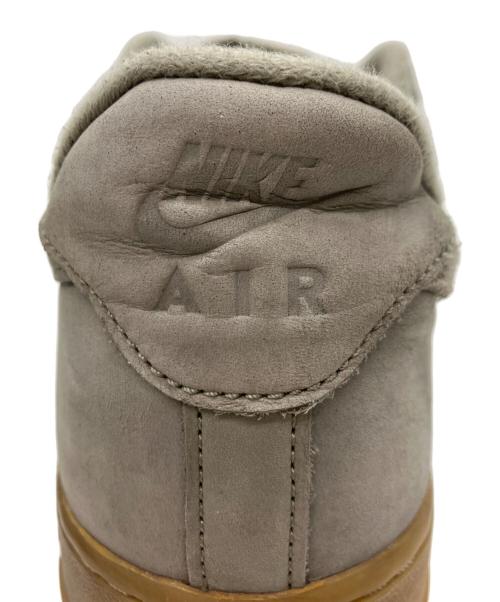 NIKE（ナイキ）NIKE (ナイキ) AIR FORCE1　エアフォース1　スニーカー カーキ サイズ:27.5の古着・服飾アイテム