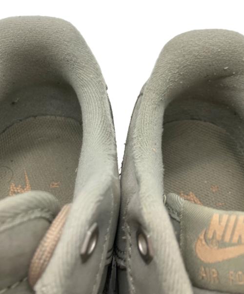 NIKE（ナイキ）NIKE (ナイキ) AIR FORCE1　エアフォース1　スニーカー カーキ サイズ:27.5の古着・服飾アイテム