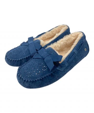 UGG ネイビー モカシン リボン付き 中古・古着通販】UGG (アグ) ムートンリボンローファー ネイビー