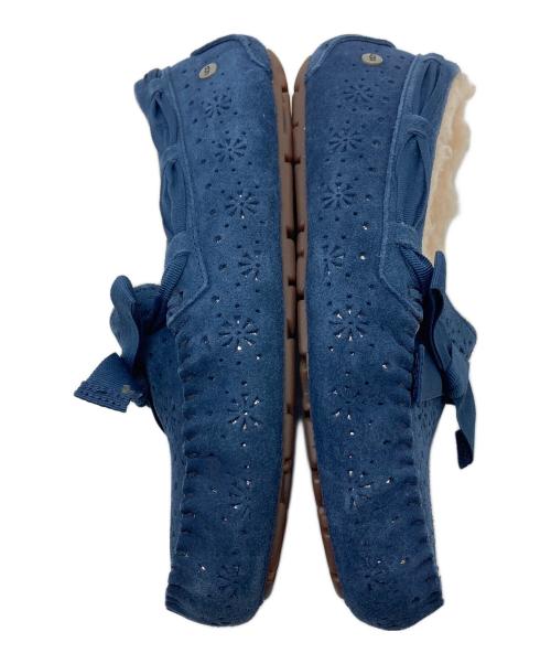 UGG（アグ）UGG (アグ) ムートンリボンローファー　 ネイビー サイズ:US8 未使用品の古着・服飾アイテム