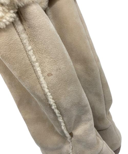 FENDI（フェンディ）FENDI (フェンディ) ムートンブーツ　ロングブーツ　イタリア製 ベージュ サイズ:37 1／2の古着・服飾アイテム
