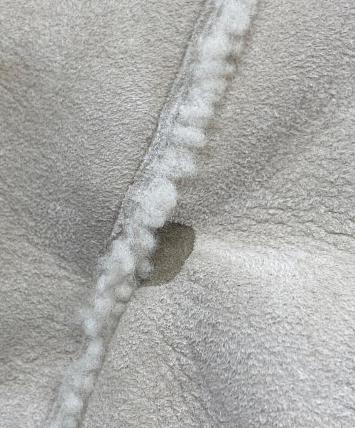 FENDI（フェンディ）FENDI (フェンディ) ムートンブーツ　ロングブーツ　イタリア製 ベージュ サイズ:37 1／2の古着・服飾アイテム