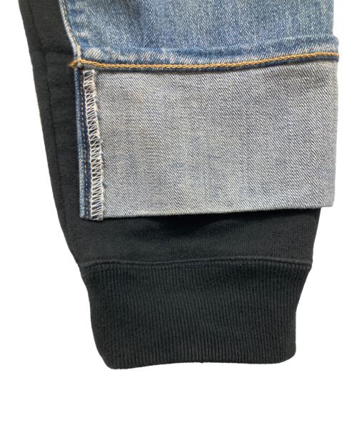 JUNYA WATANABE COMME des GARCONS（(ジュンヤワタナベ コムデギャルソン）JUNYA WATANABE COMME des GARCONS ((ジュンヤワタナベ コムデギャルソン) LEVI'S (リーバイス) 再構築ジョガーパンツ インディゴ サイズ:Sの古着・服飾アイテム
