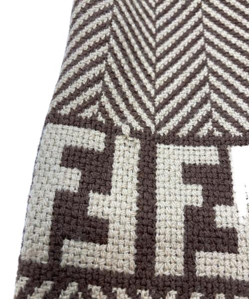 FENDI（フェンディ）FENDI (フェンディ) ヘリンボーンFENDIロゴウールマフラー ベージュの古着・服飾アイテム