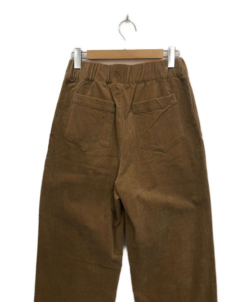 universal tissu（ユニバーサルティシュ）universal tissu (ユニバーサルティシュ) タックパンツ ライトブラウン サイズ:不明の古着・服飾アイテム
