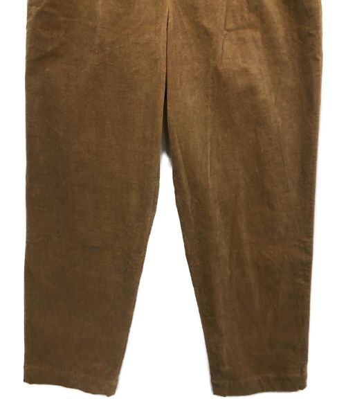 universal tissu（ユニバーサルティシュ）universal tissu (ユニバーサルティシュ) タックパンツ ライトブラウン サイズ:不明の古着・服飾アイテム