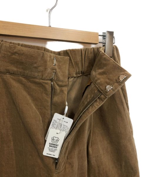 universal tissu（ユニバーサルティシュ）universal tissu (ユニバーサルティシュ) タックパンツ ライトブラウン サイズ:不明の古着・服飾アイテム