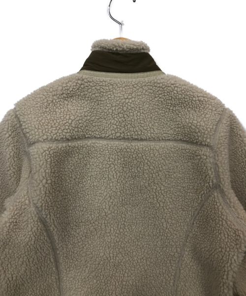 Patagonia（パタゴニア）Patagonia (パタゴニア) フリースジャケット アイボリー×オリーブ サイズ:Sの古着・服飾アイテム