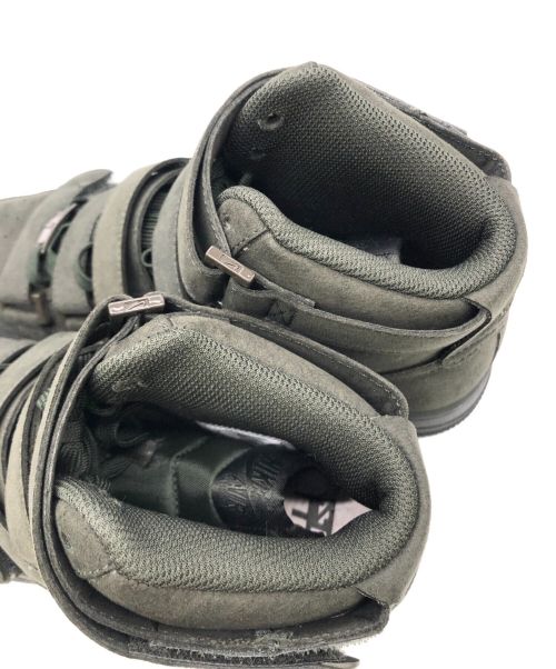 NIKE（ナイキ）NIKE (ナイキ) ハイカットスニーカー オリーブ サイズ:27の古着・服飾アイテム