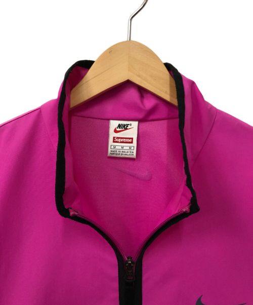 SUPREME × NIKE（シュプリーム × ナイキ）SUPREME × NIKE (シュプリーム × ナイキ) ナイロンジャケット ピンク×ブラック サイズ:Mの古着・服飾アイテム