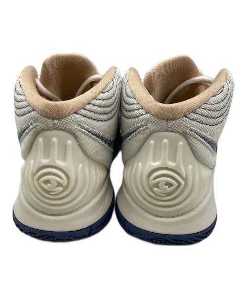 NIKE（ナイキ）NIKE (ナイキ) スニーカー ホワイト×ネイビー サイズ:27.5の古着・服飾アイテム