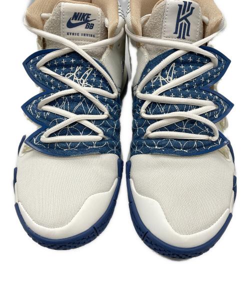 NIKE（ナイキ）NIKE (ナイキ) スニーカー ホワイト×ネイビー サイズ:27.5の古着・服飾アイテム