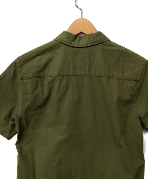 NUDIE JEANS（ヌーディー・ジーンズ）NUDIE JEANS (ヌーディー・ジーンズ) 半袖シャツ オリーブ サイズ:XSの古着・服飾アイテム