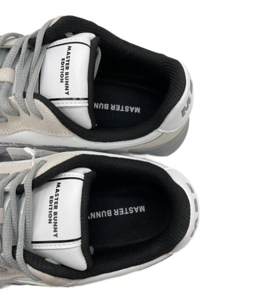 MASTER BUNNY EDITION（マスターバニーエディション）MASTER BUNNY EDITION (マスターバニーエディション) ゴルフシューズ ホワイト×ライトグレー サイズ:23.5の古着・服飾アイテム