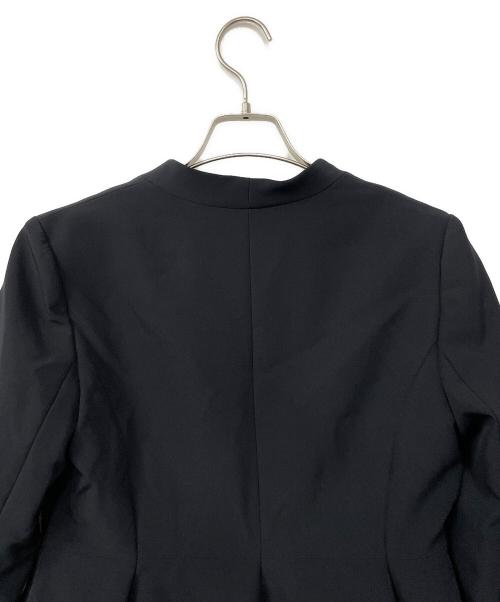 RUIRUE BOUTIQUE（ルイルエブティック）RUIRUE BOUTIQUE (ルイルエブティック) ノーカラーコクーンペプラムスリムパンツスーツ ネイビー サイズ:Mの古着・服飾アイテム