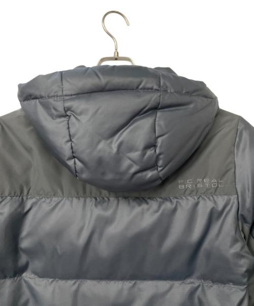 F.C.R.B.（エフシーレアルブリストル）F.C.R.B. (エフシーレアルブリストル) リバーシブルダウンジャケット グレー×パープル サイズ:Mの古着・服飾アイテム
