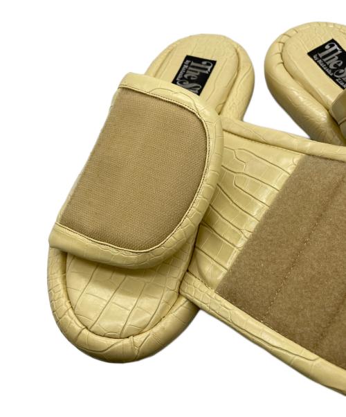 NATASHA ZINKO（ナターシャジンコ）NATASHA ZINKO (ナターシャジンコ) サンダル クリーム サイズ:XLの古着・服飾アイテム