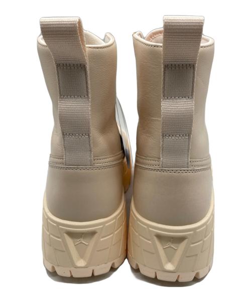 NIKE（ナイキ）NIKE (ナイキ) ブーツ ピンクベージュ サイズ:27の古着・服飾アイテム