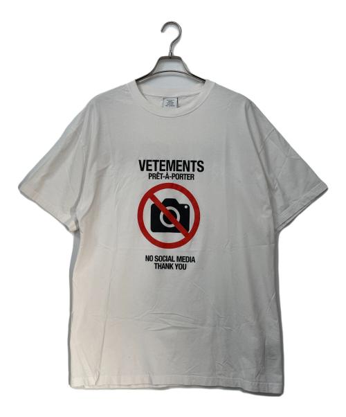 VETEMENTS（ヴェトモン）VETEMENTS (ヴェトモン) Tシャツ ホワイト サイズ:XLの古着・服飾アイテム