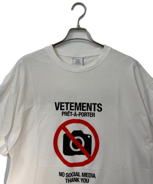 VETEMENTS（ヴェトモン）VETEMENTS (ヴェトモン) Tシャツ ホワイト サイズ:XLの古着・服飾アイテム