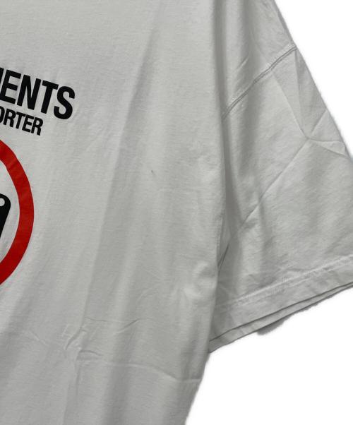 VETEMENTS（ヴェトモン）VETEMENTS (ヴェトモン) Tシャツ ホワイト サイズ:XLの古着・服飾アイテム
