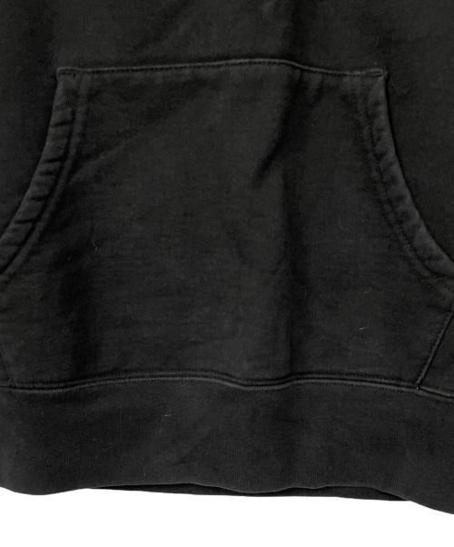 SUPREME（シュプリーム）SUPREME (シュプリーム) プルオーバーパーカー ブラック×ホワイト サイズ:Mの古着・服飾アイテム