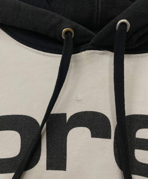 SUPREME（シュプリーム）SUPREME (シュプリーム) プルオーバーパーカー ブラック×ホワイト サイズ:Mの古着・服飾アイテム