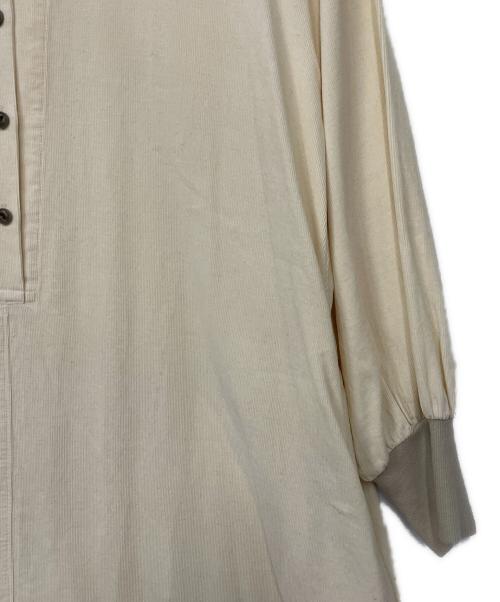 根々（ネネ）根々 (ネネ) コーデュロイワンピース クリーム サイズ:不明の古着・服飾アイテム
