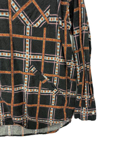 REMI RELIEF（レミレリーフ）REMI RELIEF (レミレリーフ) シャツ ブラック×レッド サイズ:Fの古着・服飾アイテム