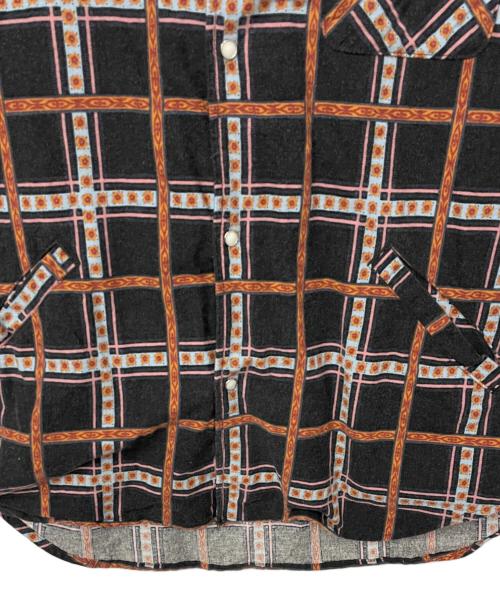 REMI RELIEF（レミレリーフ）REMI RELIEF (レミレリーフ) シャツ ブラック×レッド サイズ:Fの古着・服飾アイテム