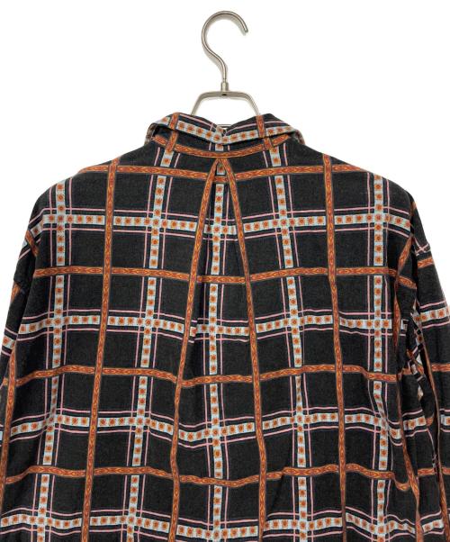 REMI RELIEF（レミレリーフ）REMI RELIEF (レミレリーフ) シャツ ブラック×レッド サイズ:Fの古着・服飾アイテム