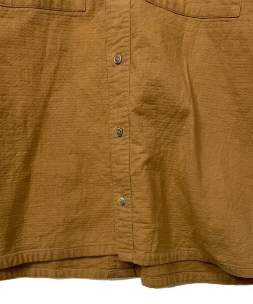 ISSEY MIYAKE（イッセイミヤケ）ISSEY MIYAKE (イッセイミヤケ) バンドカラーシャツ ブラウン サイズ:Mの古着・服飾アイテム