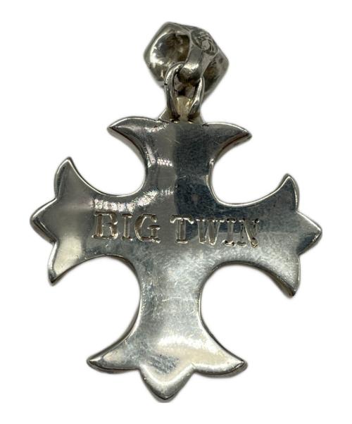 BIG TWIN（ビッグツイン）BIG TWIN (ビッグツイン) 総柄総手彫り シルバークロスの古着・服飾アイテム