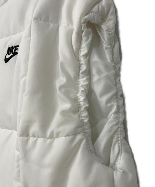 NIKE（ナイキ）NIKE (ナイキ) 中綿ダウンベスト ホワイト サイズ:Mの古着・服飾アイテム