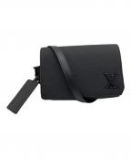 LOUIS VUITTONルイ ヴィトン）の古着「ショルダーバッグ」｜ブラック