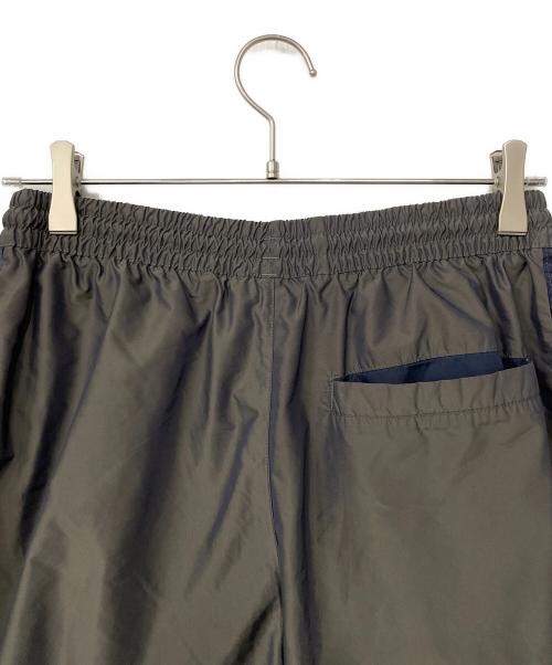 adidas（アディダス）adidas (アディダス) ナイロンパンツ カーキ サイズ:Ｍの古着・服飾アイテム