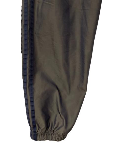 adidas（アディダス）adidas (アディダス) ナイロンパンツ カーキ サイズ:Ｍの古着・服飾アイテム